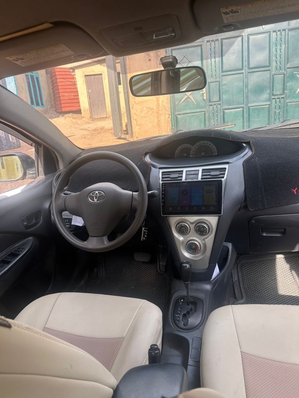 BERE 368: 2006 yaris sedan  in good condition  is available for sale #+250780675812