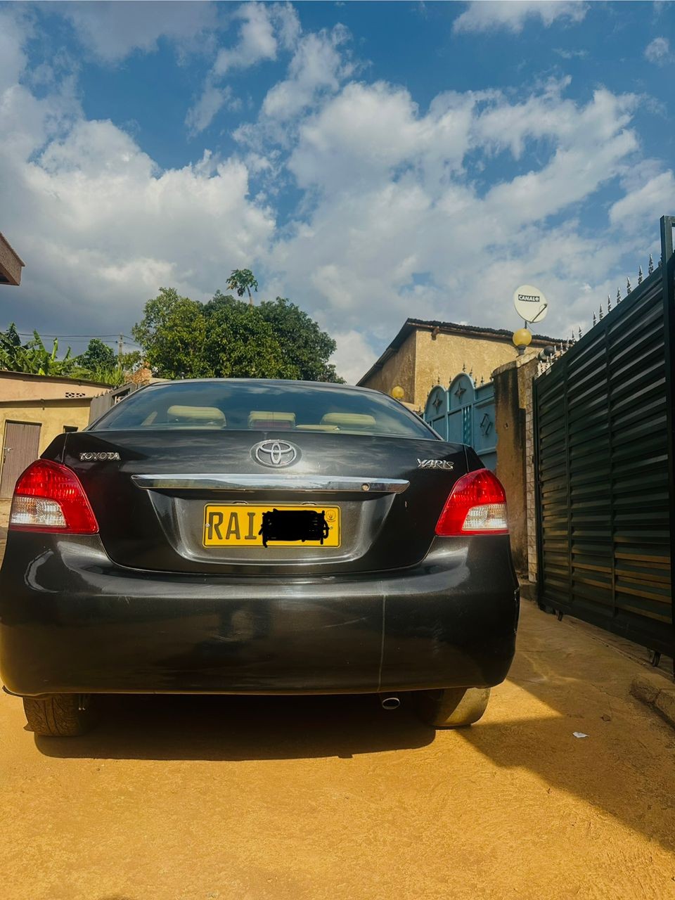 BERE 368: 2006 yaris sedan  in good condition  is available for sale #+250780675812