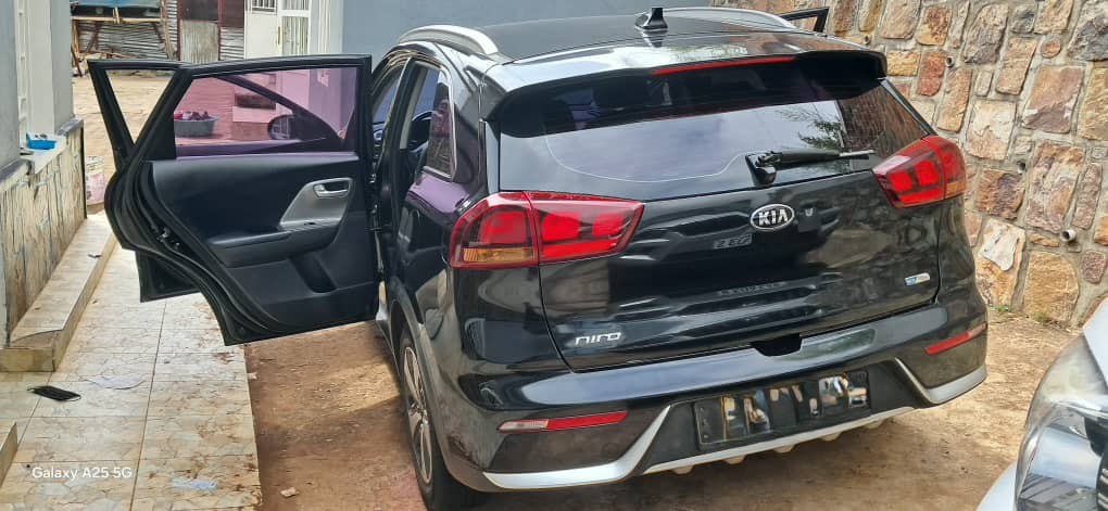 BERE 012 BQ : KIA NIRO 2016 in good condition is available for sale #+250780675812